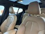Volvo XC40 2.0 T4 Inscription | Trekhaak | Panoramadak | Keyless Entry | Elektrische Achterklep | Navigatie | 360 Graden Camera | Elektrisch Verstelbare Voorstoelen | BLIS | Cruise Control Adaptief | DAB