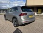 Volkswagen Tiguan R-Line 1.4 TSI 4Motion Highline automaat [ panodak, leer, virtual dash, fm navi, camera ]