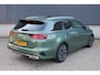 Kia Ceed Sw 140pk GT-Line I Cruise control I Keyless entry I Navi I Parkeercamera I Parkeersensoren voor & achter I Schuif-/kanteldak I Sportstoelen