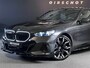 BMW 5-Serie 520i High Executive Edition M Stuurverwarming/ Stoelverwarming achter/ 21"/ Glazendak/ Memoryseats/ 360Camera/ M Gorde
