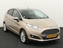 Ford Fiesta 1.0 EcoBoost Titanium Trekhaak, Bluetooth, Cruise control, Parkeersensor achter, Regensensor, Verwarmd voorruit, Lichtmetalen velgen 16, Ontdek deze sportieve en betrouwbare Ford Fiesta 1.0 EcoBoost Titanium uit 2017 met handgeschakelde transmissie. Dankzij de zuinige en pittige EcoBoost motor biedt deze hatchback verrassend v