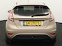 Ford Fiesta 1.0 EcoBoost Titanium Trekhaak, Bluetooth, Cruise control, Parkeersensor achter, Regensensor, Verwarmd voorruit, Lichtmetalen velgen 16, Ontdek deze sportieve en betrouwbare Ford Fiesta 1.0 EcoBoost Titanium uit 2017 met handgeschakelde transmissie. Dankzij de zuinige en pittige EcoBoost motor biedt deze hatchback verrassend v
