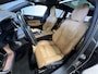 Volvo V60 2.0 T8 Twin Engine AWD Inscription | Navigatie/Android/Apple Carplay | LM Velgen 20" | Voorstoelen Verwarmd | Achteruitrijcamera | Lederen Bekleding | Cruise Control | Airco |