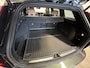 Volvo V60 2.0 T8 Twin Engine AWD Inscription | Navigatie/Android/Apple Carplay | LM Velgen 20" | Voorstoelen Verwarmd | Achteruitrijcamera | Lederen Bekleding | Cruise Control | Airco |