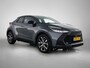 Toyota C-HR / C-HR+ 2.0 Plug-in Hybrid 220 Dynamic | BTW voertuig | Stoel+stuurverwarming | Dodehoek detectie | Parkeersensoren voor+achter | NL dealeronderhouden |