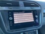 Volkswagen Tiguan 1.5 TSI Elegance / Navigatie / App connect / Camera / Parkeer sensoren V+A / LED / Lichtmetaal 18 inch / **