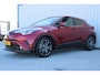 Toyota C-HR / C-HR+ 1.8 Hybrid Style | Incl. 12 maanden garantie | Adaptieve cruise control | Lane assist | JBL audio | Afneembare trekhaak | Parkeercamera | Navigatie | Stoelverwarming |