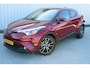 Toyota C-HR / C-HR+ 1.8 Hybrid Style | Incl. 12 maanden garantie | Adaptieve cruise control | Lane assist | JBL audio | Afneembare trekhaak | Parkeercamera | Navigatie | Stoelverwarming |