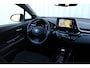 Toyota C-HR / C-HR+ 1.8 Hybrid Style | Incl. 12 maanden garantie | Adaptieve cruise control | Lane assist | JBL audio | Afneembare trekhaak | Parkeercamera | Navigatie | Stoelverwarming |