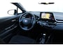 Toyota C-HR / C-HR+ 1.8 Hybrid Style | Incl. 12 maanden garantie | Adaptieve cruise control | Lane assist | JBL audio | Afneembare trekhaak | Parkeercamera | Navigatie | Stoelverwarming |