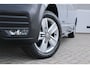 Volkswagen Transporter 2.0 TDI 110pk L2H1 DC 28 Comfortline | App-Connect Navigatie | Cruise Control | Achteruitrijcamera | Trekhaak | 17"Lichtmetalen Velgen