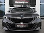 BMW 5-Serie Touring 530e M-Sport+Pro M-Zetels B&W Pano Head-Up Carbon Iconic Keyless Camera Drive-A+ VOL!