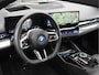 BMW 5-Serie Touring 530e M-Sport+Pro Schaal-Zetels B&W Pano Head-Up Carbon Iconic Keyless Camera Drive-A+ VOL!