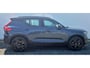 Volvo XC40 2.0 B3 Plus Black Edition MY 2026 -  20” Wielen -  Adaptive Cruise Control -Harman Kardon Audio -  Climate - R7C0 Interieur – Camera achter - PDC voor en achter - Power seats links met memory - Two Tone
