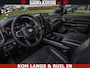 Dodge Ram NIGHT PREMIUM | 426PK | STRIPING | LUCHTVERING | HUD | PANO | 360 CAM | Full Option | LIMITED WHEELS | De Meest Luxe Pick-Up in zijn Klasse | Comfortabele Dubbele Cabine met Royale 5 Zitplaatsen | EERSTE EIGENAAR | SMOKE PACK | BOM VOL |