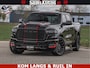Dodge Ram NIGHT PREMIUM | 426PK | STRIPING | LUCHTVERING | HUD | PANO | 360 CAM | Full Option | LIMITED WHEELS | De Meest Luxe Pick-Up in zijn Klasse | Comfortabele Dubbele Cabine met Royale 5 Zitplaatsen | EERSTE EIGENAAR | SMOKE PACK | BOM VOL |