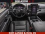 Dodge Ram NIGHT PREMIUM | 426PK | STRIPING | LUCHTVERING | HUD | PANO | 360 CAM | Full Option | LIMITED WHEELS | De Meest Luxe Pick-Up in zijn Klasse | Comfortabele Dubbele Cabine met Royale 5 Zitplaatsen | EERSTE EIGENAAR | SMOKE PACK | BOM VOL |
