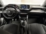 Peugeot 2008 1.2 PureTech Sport (APPLE CARPLAY, NAVIGATIE, LANE ASSIST, SPORTSTOELEN, PARKEERSENSOREN, CRUISE, NIEUWSTAAT)