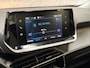 Peugeot 2008 1.2 PureTech Sport (APPLE CARPLAY, NAVIGATIE, LANE ASSIST, SPORTSTOELEN, PARKEERSENSOREN, CRUISE, NIEUWSTAAT)