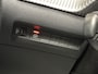 Peugeot 2008 1.2 PureTech Sport (APPLE CARPLAY, NAVIGATIE, LANE ASSIST, TREKHAAK, PARKEERSENSOREN, SPORTSTOELEN, CRUISE, NIEUWE APK, NIEUWSTAAT)