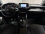 Peugeot 2008 1.2 PureTech Sport (APPLE CARPLAY, NAVIGATIE, LANE ASSIST, TREKHAAK, PARKEERSENSOREN, SPORTSTOELEN, CRUISE, NIEUWE APK, NIEUWSTAAT)