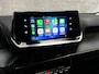 Peugeot 2008 1.2 PureTech Sport (APPLE CARPLAY, NAVIGATIE, LANE ASSIST, TREKHAAK, PARKEERSENSOREN, SPORTSTOELEN, CRUISE, NIEUWE APK, NIEUWSTAAT)