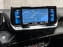 Peugeot 2008 1.2 PureTech Allure Sport 131Pk Automaat (VIRTUAL COCKPIT, APPLE CARPLAY, GROOT NAVI, 360 CAMERA, KEYLESS, SPORTSTOELEN, GETINT GLAS, LEDER, NIEUWE APK, NIEUWSTAAT)