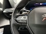 Peugeot 2008 1.2 PureTech Allure Sport 131Pk Automaat (VIRTUAL COCKPIT, APPLE CARPLAY, GROOT NAVI, 360 CAMERA, KEYLESS, SPORTSTOELEN, GETINT GLAS, LEDER, NIEUWE APK, NIEUWSTAAT)