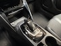 Peugeot 2008 1.2 PureTech Allure Sport 131Pk Automaat (VIRTUAL COCKPIT, APPLE CARPLAY, GROOT NAVI, 360 CAMERA, KEYLESS, SPORTSTOELEN, GETINT GLAS, LEDER, NIEUWE APK, NIEUWSTAAT)