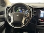Mitsubishi Outlander 2.4 PHEV Deluxe 225Pk Automaat (NAVIGATIE, CAMERA, STOELVERWARMING, GETINT GLAS, SPORTSTOELEN, CRUISE, NIEUWE APK, NIEUWSTAAT)