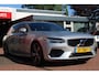 Volvo V90 T4 *R-Design* | Schuifdak | Adaptive Cruise Control | Carplay | Stoelverwarming | Climate Control | Navigatie | Privacy | PDC |