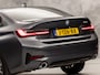 BMW 3-Serie 318i Sportline 156Pk Automaat (VIRTUAL COCKPIT, DEALER ONDERHOUDEN, GROOT NAVI, LEDER, ZWART HEMEL, SPORTSTOELEN, GETINT GLAS, SFEERVERLICHTING, PARKEERSENSOREN, NIEUWE APK, NIEUWSTAAT)