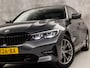 BMW 3-Serie 318i Sportline 156Pk Automaat (VIRTUAL COCKPIT, DEALER ONDERHOUDEN, GROOT NAVI, LEDER, ZWART HEMEL, SPORTSTOELEN, GETINT GLAS, SFEERVERLICHTING, PARKEERSENSOREN, NIEUWE APK, NIEUWSTAAT)