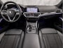 BMW 3-Serie 318i Sportline 156Pk Automaat (VIRTUAL COCKPIT, DEALER ONDERHOUDEN, GROOT NAVI, LEDER, ZWART HEMEL, SPORTSTOELEN, GETINT GLAS, SFEERVERLICHTING, PARKEERSENSOREN, NIEUWE APK, NIEUWSTAAT)