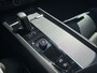 Volvo XC60 2.0 T6 Plug-in Hybrid AWD R-Design | Trekhaak | Panoramadak | Achteruitrijcamera | Keyless Entry | Navigatie | Sportstoelen | Stoelverwarming | Cruise Control Adaptief | Parkeersensoren |