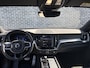 Volvo XC60 2.0 T6 Plug-in Hybrid AWD R-Design | PHEV | Achteruitrijcamera | Keyless Entry | Navigatie | Panoramadak | Sportstoelen | Stoelverwarming | Cruise Control Adaptief | Parkeersensoren