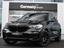 BMW X5 xDrive45e 394pk M-Sportpakket Lucht Pano 22-Inch Comf-Zetels Camera M-Rem Head-Up Tr-Haak