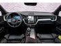Volvo XC60 2.0 T6 Plug-in hybrid AWD Plus Dark | Trekhaak | Long range | Donker Glas | Adaptieve Cruise Control | Parkeer Camera | Panoramadak | Stoel/stuurverwarming | Elektr. verstelbare voorstoelen | Sportstoelen |