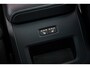Volvo XC60 2.0 T6 Plug-in hybrid AWD Plus Dark | Trekhaak | Long range | Donker Glas | Adaptieve Cruise Control | Parkeer Camera | Panoramadak | Stoel/stuurverwarming | Elektr. verstelbare voorstoelen | Sportstoelen |