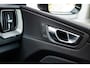 Volvo XC60 2.0 T6 Plug-in hybrid AWD Plus Dark | Trekhaak | Long range | Donker Glas | Adaptieve Cruise Control | Parkeer Camera | Panoramadak | Stoel/stuurverwarming | Elektr. verstelbare voorstoelen | Sportstoelen |