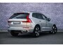 Volvo XC60 2.0 T6 Plug-in hybrid AWD Plus Dark | Trekhaak | Long range | Donker Glas | Adaptieve Cruise Control | Parkeer Camera | Panoramadak | Stoel/stuurverwarming | Elektr. verstelbare voorstoelen | Sportstoelen |