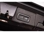 Volvo XC60 2.0 T6 Plug-in hybrid AWD Plus Dark | Trekhaak | Long range | Donker Glas | Adaptieve Cruise Control | Parkeer Camera | Panoramadak | Stoel/stuurverwarming | Elektr. verstelbare voorstoelen | Sportstoelen |