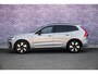 Volvo XC60 2.0 T6 Plug-in hybrid AWD Plus Dark | Trekhaak | Long range | Donker Glas | Adaptieve Cruise Control | Parkeer Camera | Panoramadak | Stoel/stuurverwarming | Elektr. verstelbare voorstoelen | Sportstoelen |