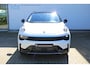 Lynk & Co 01 1.5 | 360° camera | Panorama dak | Besturdersstoel elektrisch verstelbaar met memory | Stoelverwarming | Schuif/kantel dak | Adaptive cruise | Keyless entry/start | Dodehoek detector | Elektrisch bedienbare achterklep | Draadloze telefoonlader | Apple CarPlay/Android Auto | Virtueel dashboard | Lane assist | Infinity audio |