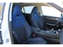 Lynk & Co 01 1.5 | 360° camera | Panorama dak | Besturdersstoel elektrisch verstelbaar met memory | Stoelverwarming | Schuif/kantel dak | Adaptive cruise | Keyless entry/start | Dodehoek detector | Elektrisch bedienbare achterklep | Draadloze telefoonlader | Apple CarPlay/Android Auto | Virtueel dashboard | Lane assist | Infinity audio |
