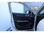 Lynk & Co 01 1.5 | 360° camera | Panorama dak | Besturdersstoel elektrisch verstelbaar met memory | Stoelverwarming | Schuif/kantel dak | Adaptive cruise | Keyless entry/start | Dodehoek detector | Elektrisch bedienbare achterklep | Draadloze telefoonlader | Apple CarPlay/Android Auto | Virtueel dashboard | Lane assist | Infinity audio |