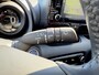 Toyota Yaris 1.5 Hybrid 115 BI-TONE KEYLESS HUD LM-VELGEN PARK-SENSOREN CAMERA BLUETOOTH DRAADLOOS-LADEN APPLE/ANDROID AD-CRUISE DAB+