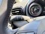 Toyota Yaris 1.5 Hybrid 115 BI-TONE KEYLESS HUD LM-VELGEN PARK-SENSOREN CAMERA BLUETOOTH DRAADLOOS-LADEN APPLE/ANDROID AD-CRUISE DAB+