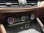 Alfa Romeo Stelvio 2.0 T AWD Super - 280PK - PANORAMADAK- SPORTSTOELEN - HARMAN KARDON