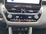 Toyota Corolla Cross 2.0 High Power Hybrid First Edition BLIND-SPOT ELEK-ACHTERKLEP KEYLESS LM-VELGEN PARK-SENSOREN APPLE/ANDROID STOELVERW DRAADLOOS-LADEN AD-CRUISE BLUETHOOTH